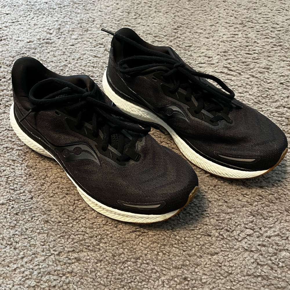 Saucony Triumph sneakers